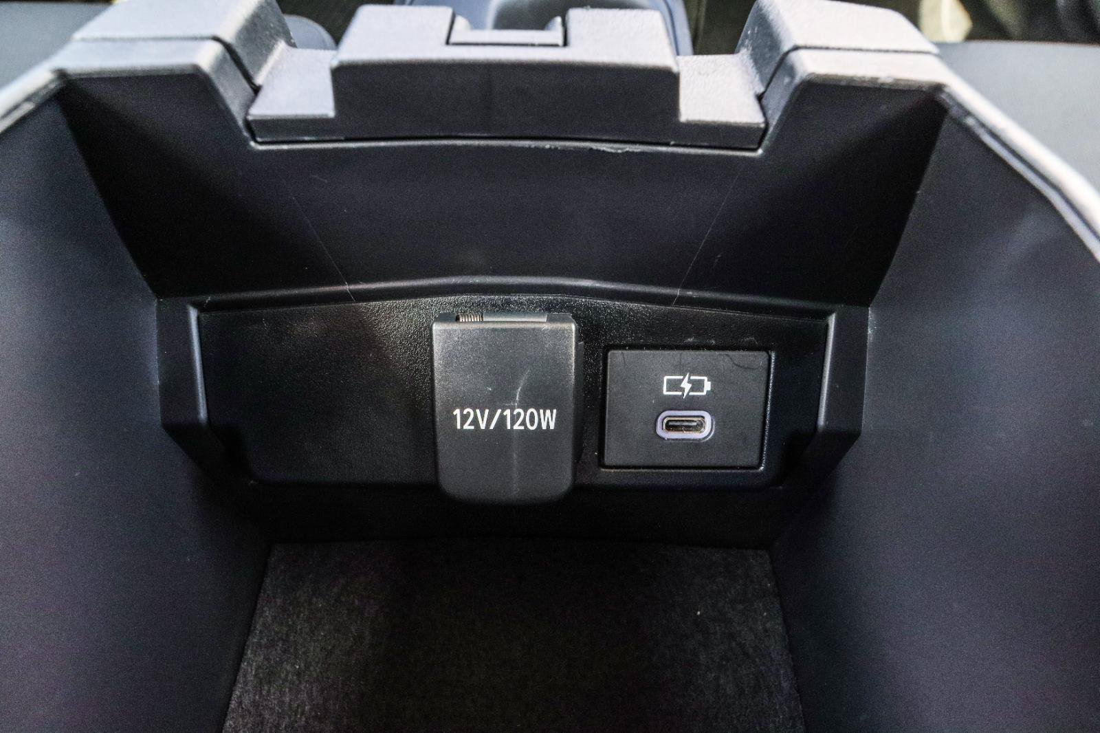 Used 2025 Toyota Corolla LE w/ LE Premium Package FWD image 31