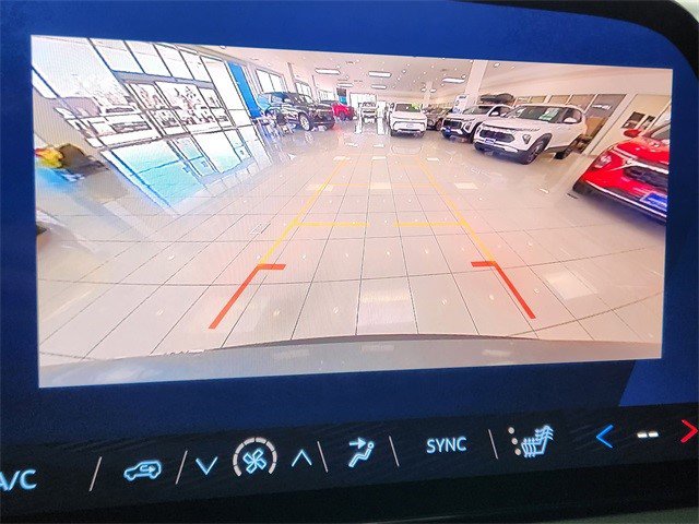 Certified 2025 Chevrolet Traverse LT w/ Sun and Wheel Package image 21