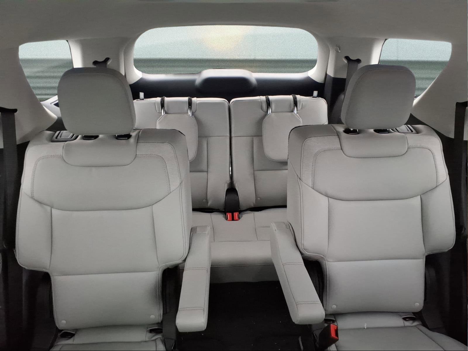New 2026 Ford Explorer Active w/ Active Comfort Package AWD/4WD image 12