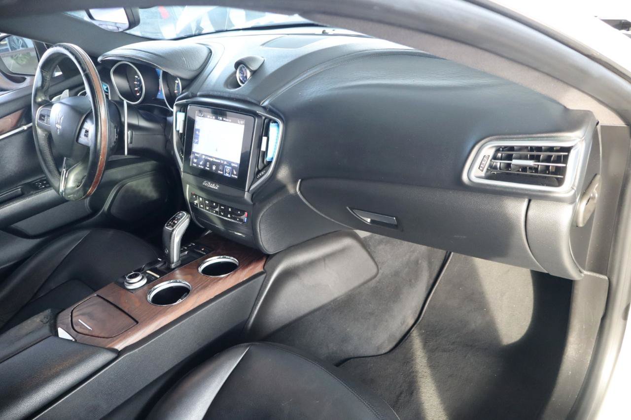 Used 2019 Maserati Ghibli S Q4 AWD/4WD image 38