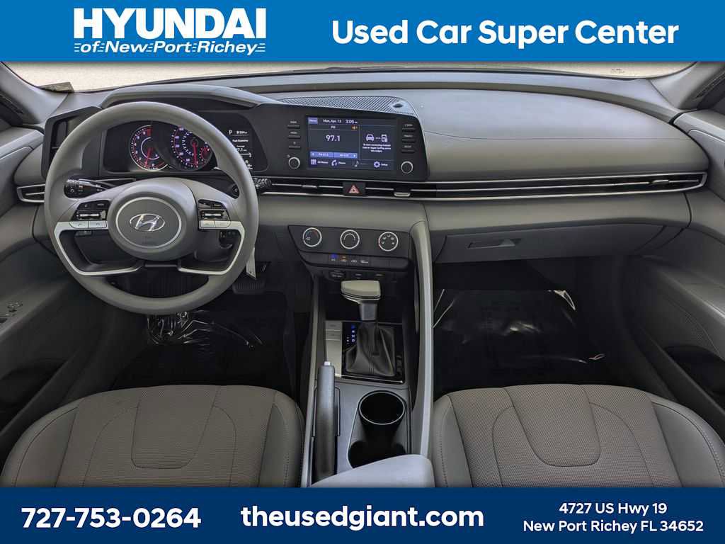 Used 2023 Hyundai Elantra SE w/ Cargo Package FWD image 14