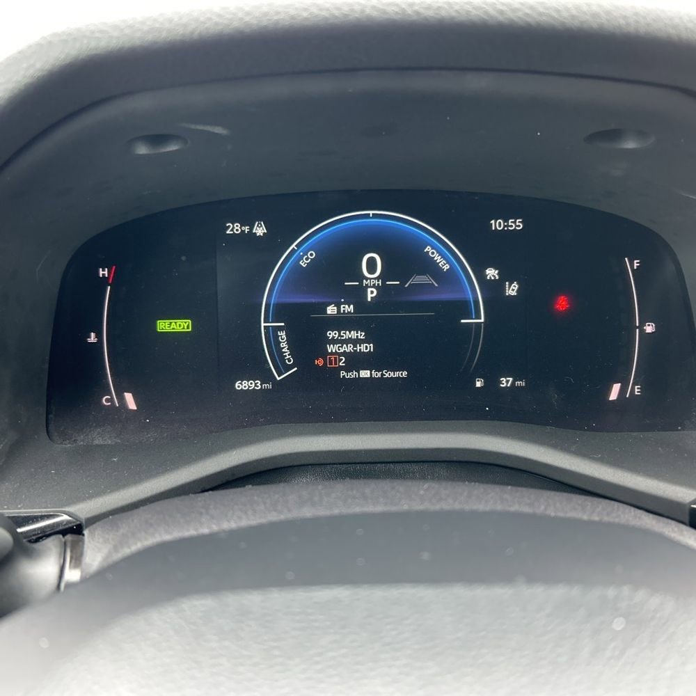 Used 2025 Toyota Camry LE image 28