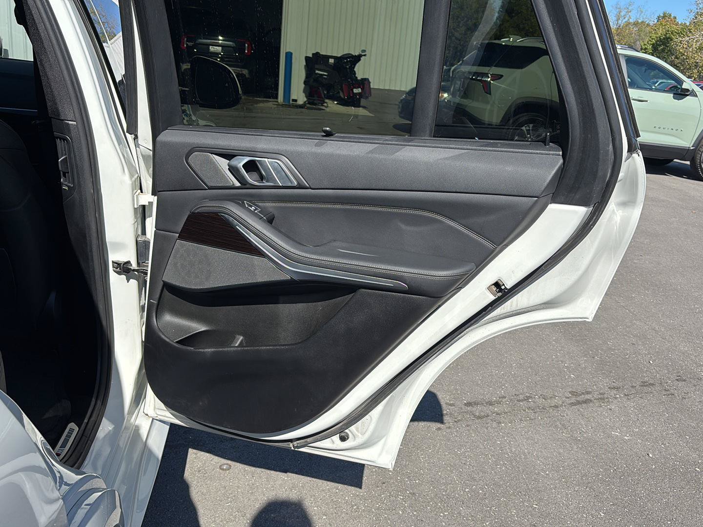 Used 2019 BMW X5 xDrive50i w/ M Sport Package AWD/4WD image 21