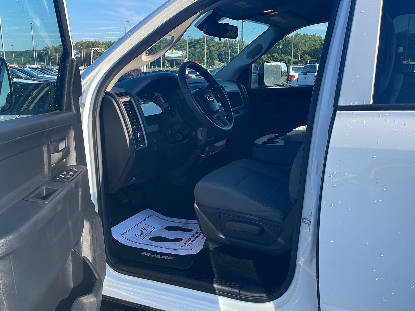 Used 2014 RAM 2500 Tradesman w/ Chrome Appearance Group AWD/4WD image 10