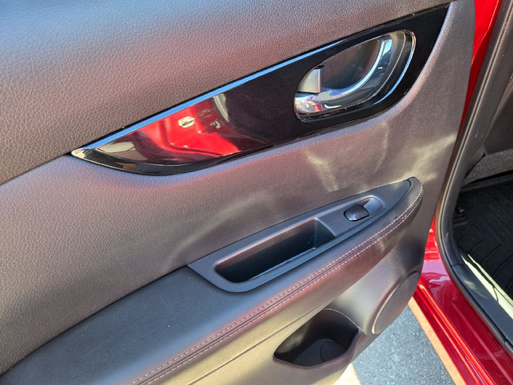 Certified 2022 Nissan Rogue Sport SV AWD/4WD image 18