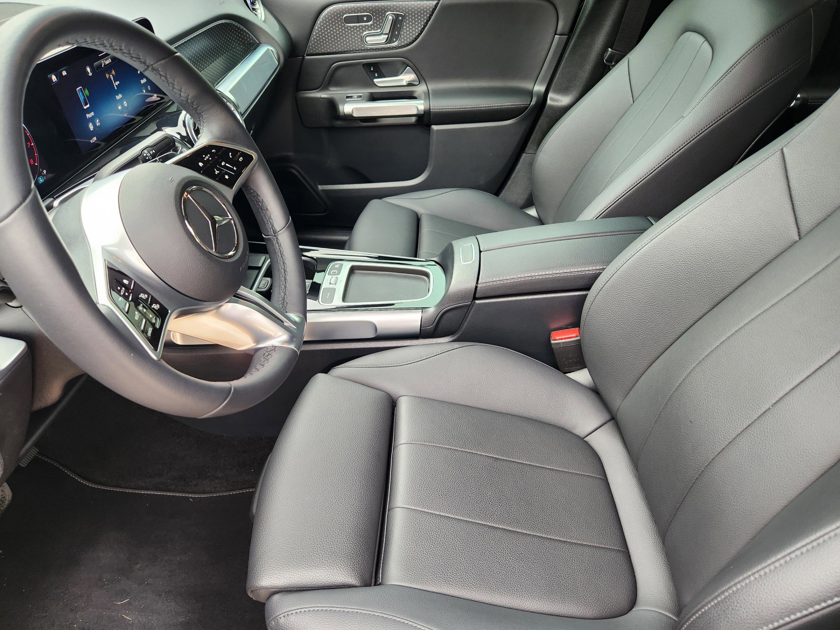 Certified 2025 Mercedes-Benz GLB 250 image 6