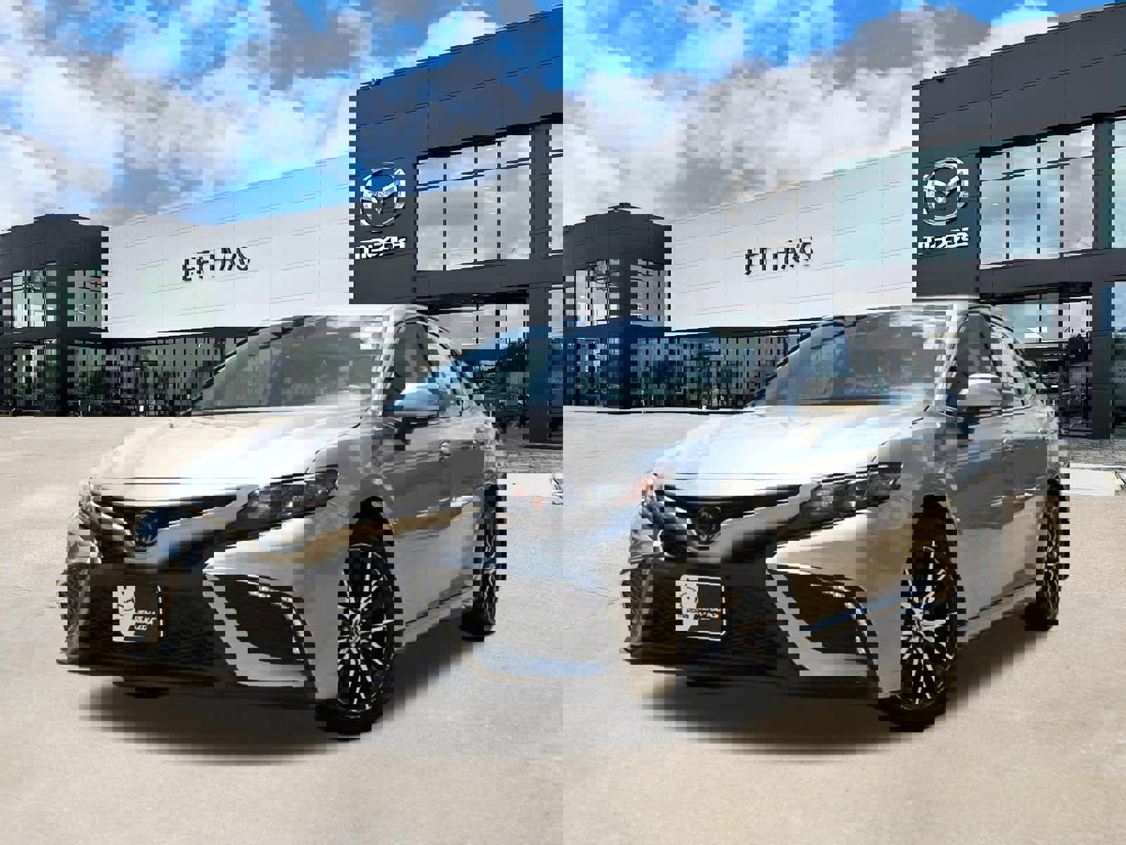 Used 2023 Toyota Camry SE