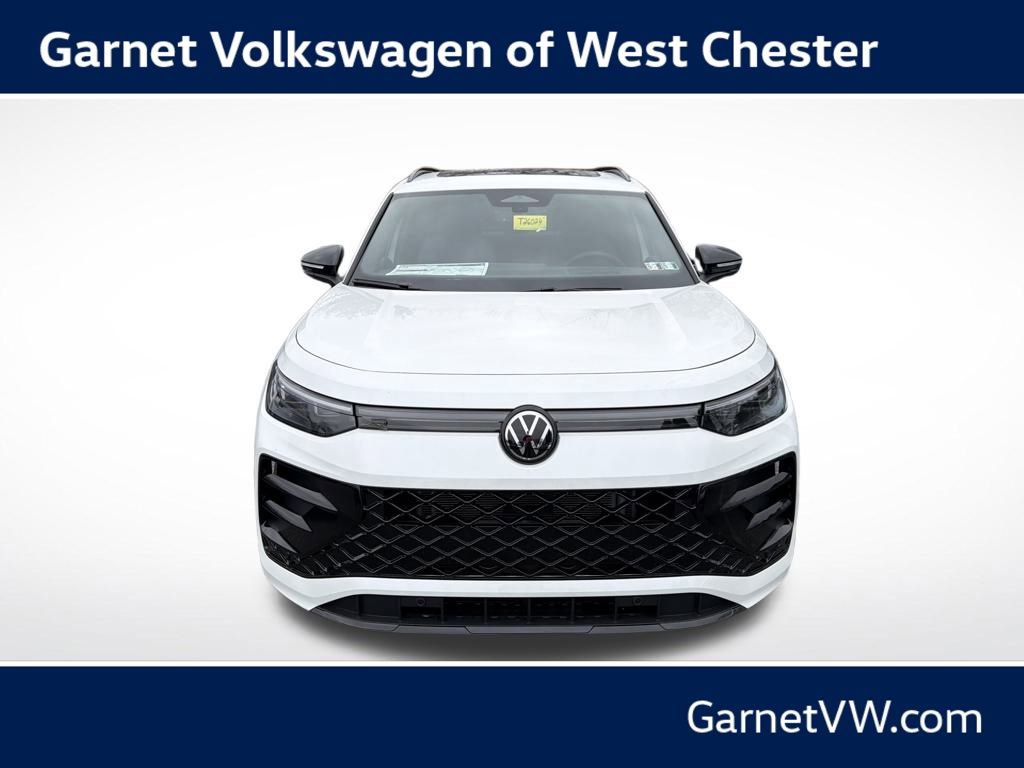 New 2026 Volkswagen Tiguan SE R-Line FWD image 8
