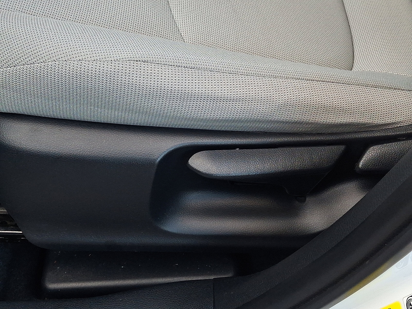 Used 2023 Toyota Corolla Cross LE image 26