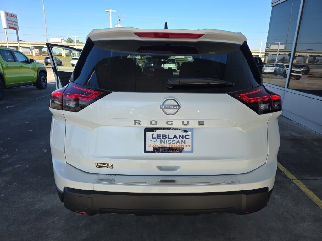 New 2026 Nissan Rogue SV w/ Cold Weather Package FWD image 2