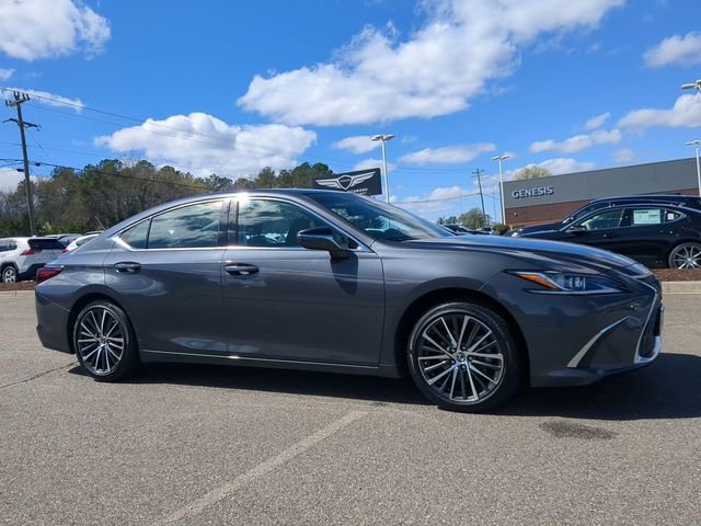 Used 2025 Lexus ES 350 w/ Premium Package FWD image 2