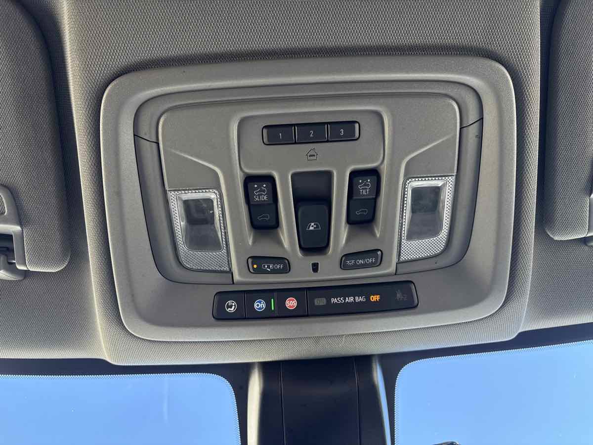 Used 2023 GMC Sierra 3500 Denali w/ Technology Package image 25