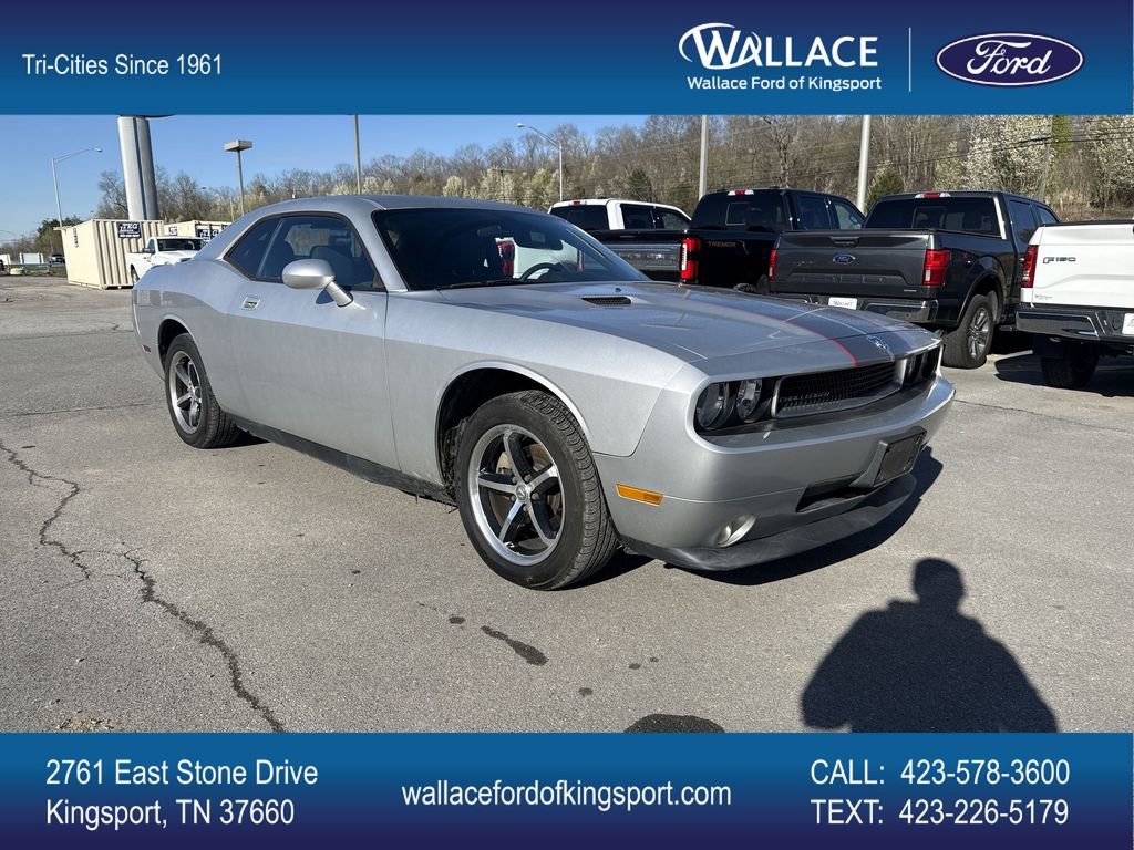 Used 2010 Dodge Challenger SE RWD image 1