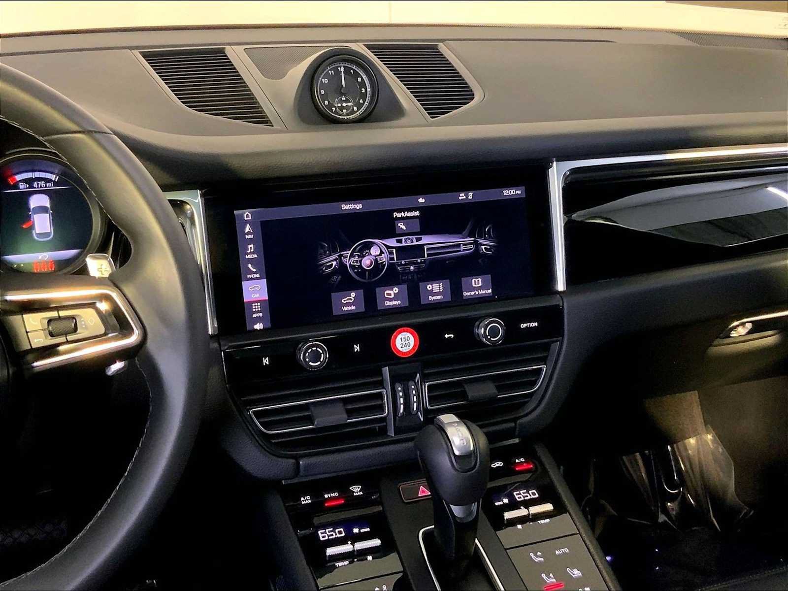 Certified 2026 Porsche Macan AWD/4WD image 16