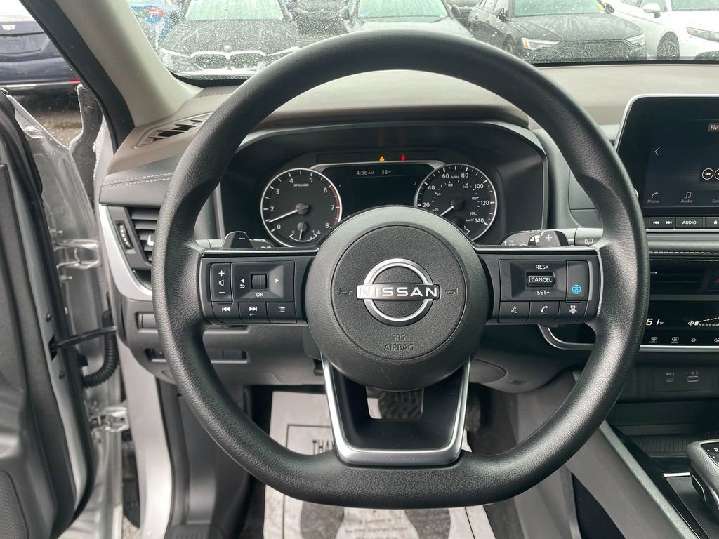 Used 2023 Nissan Rogue SV image 15