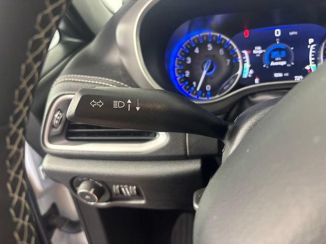 Used 2025 Chrysler Pacifica Select FWD image 8