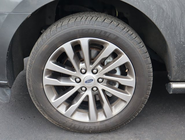 Used 2018 Ford Expedition Max Limited w/ Equipment Group 301A image 13
