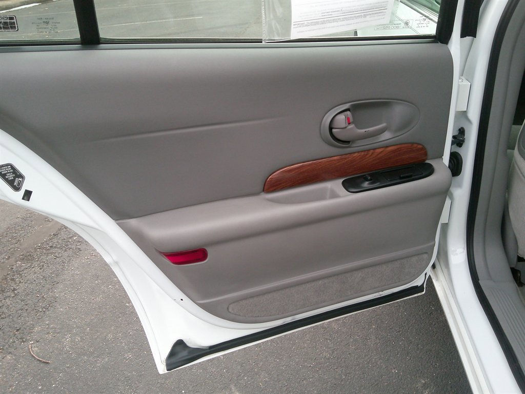 Used 2000 Buick Le Sabre Custom w/ Prestige Opt Pkg image 26