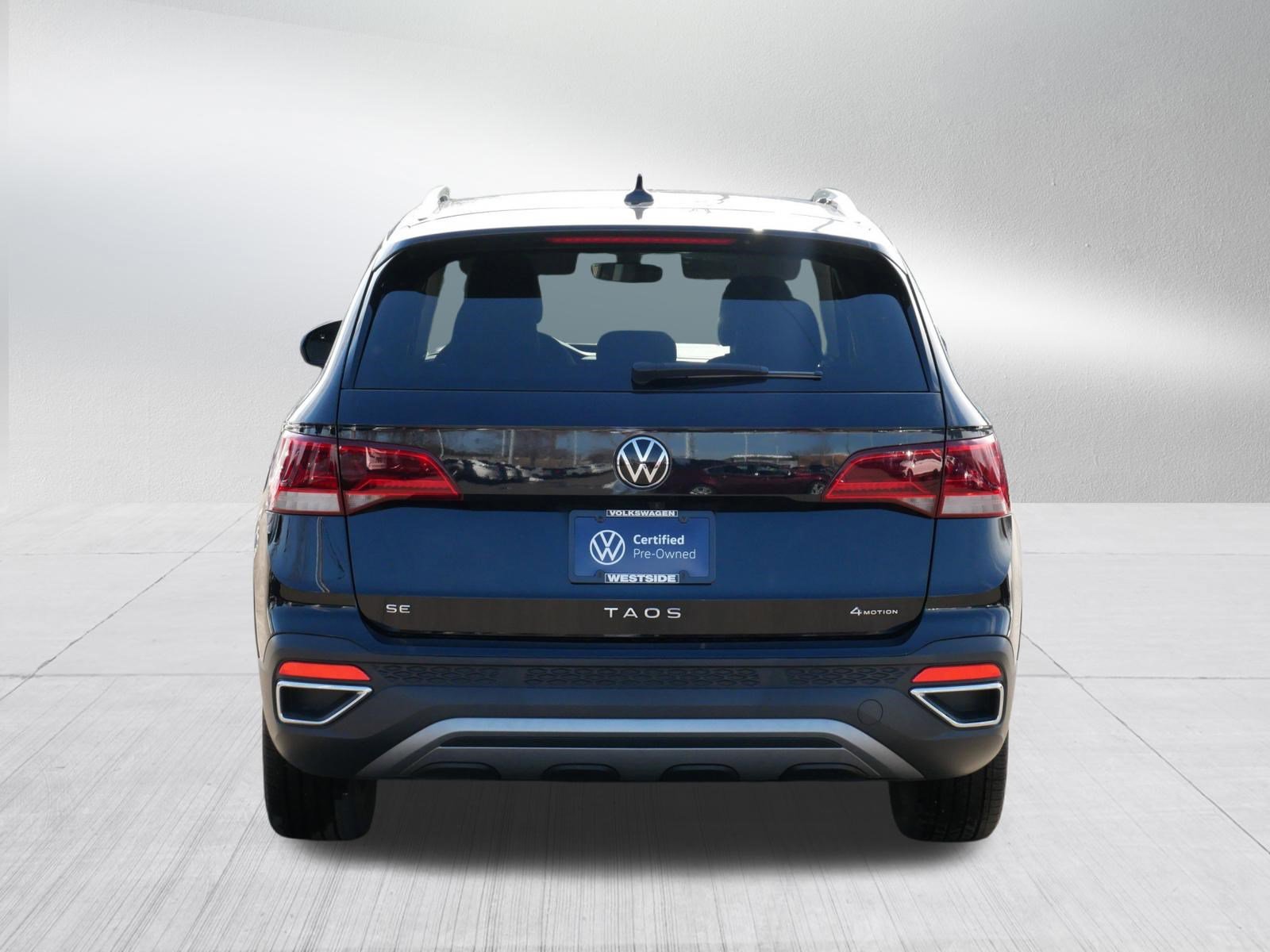 Certified 2023 Volkswagen Taos SE w/ Black Wheel Package image 6