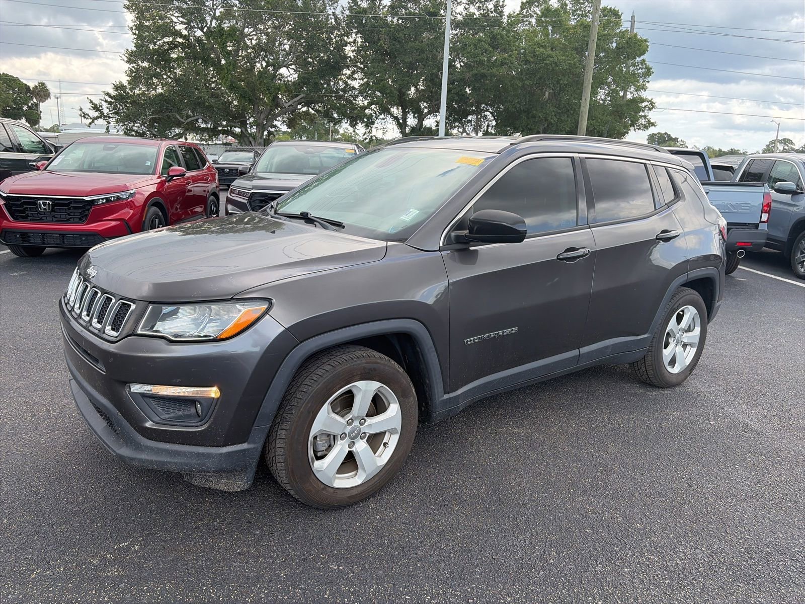 Used 2020 Jeep Compass Latitude FWD image 3
