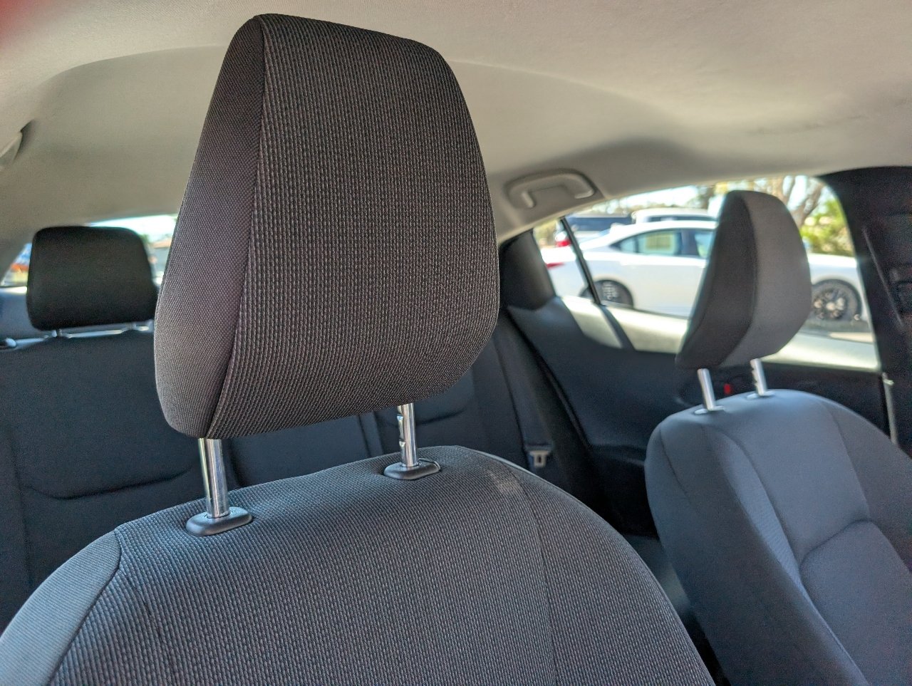 Used 2024 Toyota Prius LE FWD image 3