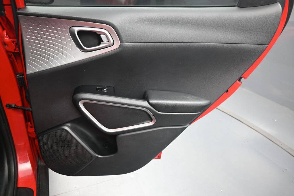 Used 2020 Kia Soul LX FWD image 25