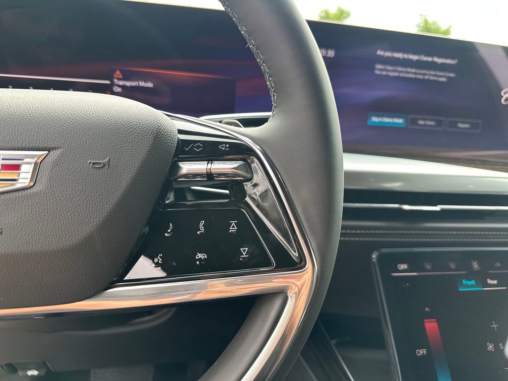 New 2026 Cadillac Escalade ESV Luxury w/ LPO, Floor Liner Package AWD/4WD image 36