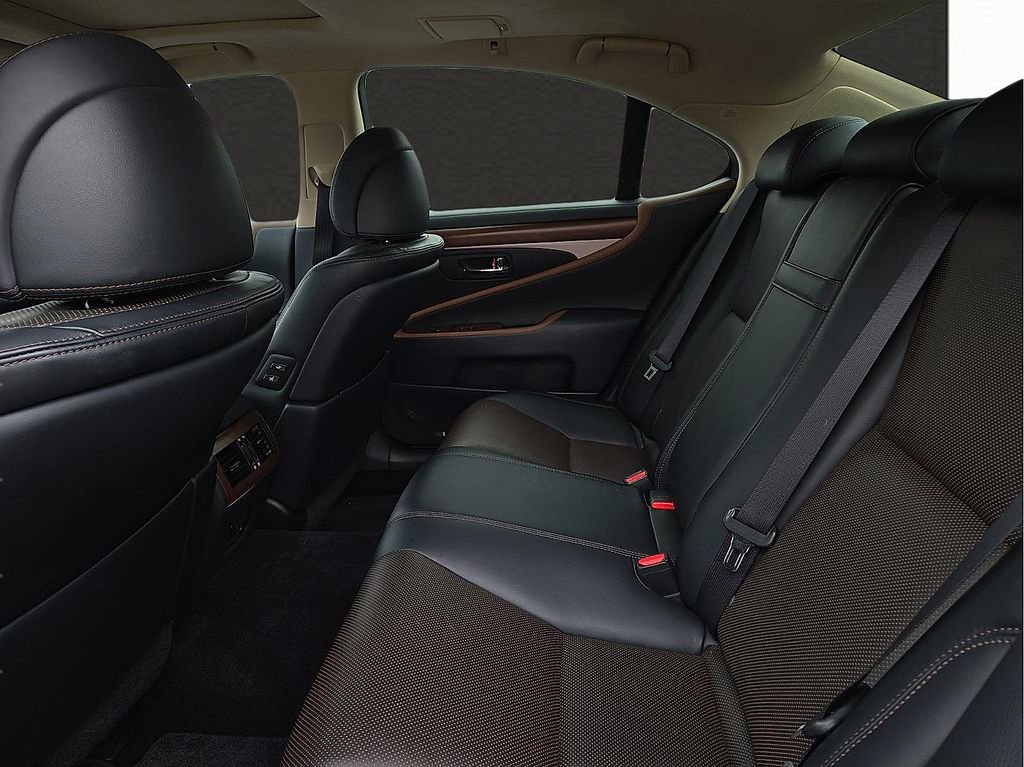 Used 2016 Lexus LS 460 460 w/ Comfort Package image 9