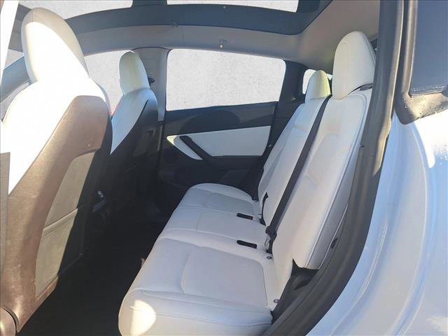 Used 2021 Tesla Model Y Long Range image 15