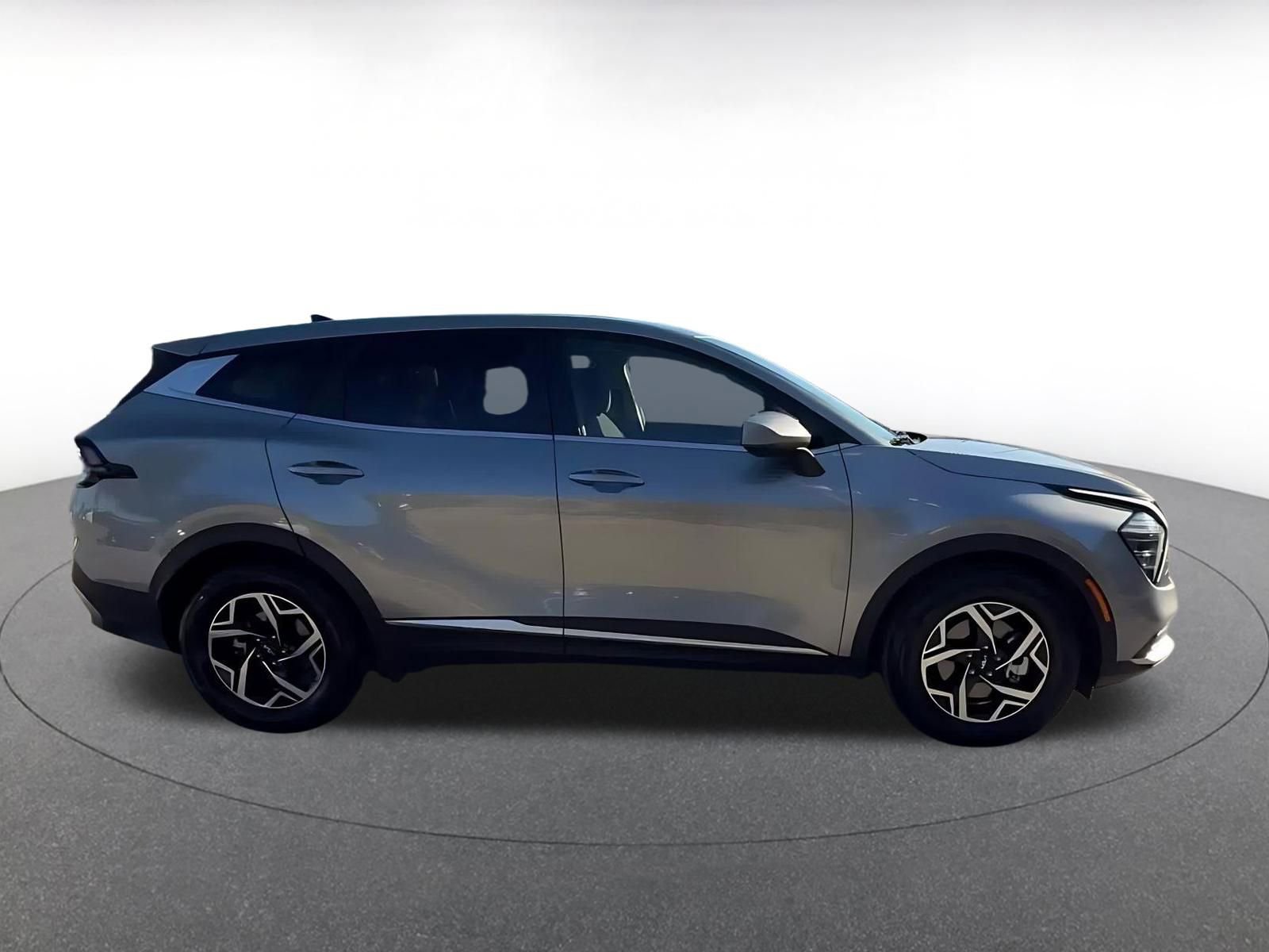 Used 2025 Kia Sportage LX image 25