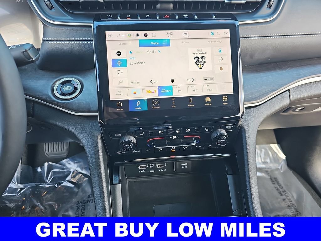 Used 2023 Jeep Grand Cherokee Limited w/ Luxury Tech Group II image 20