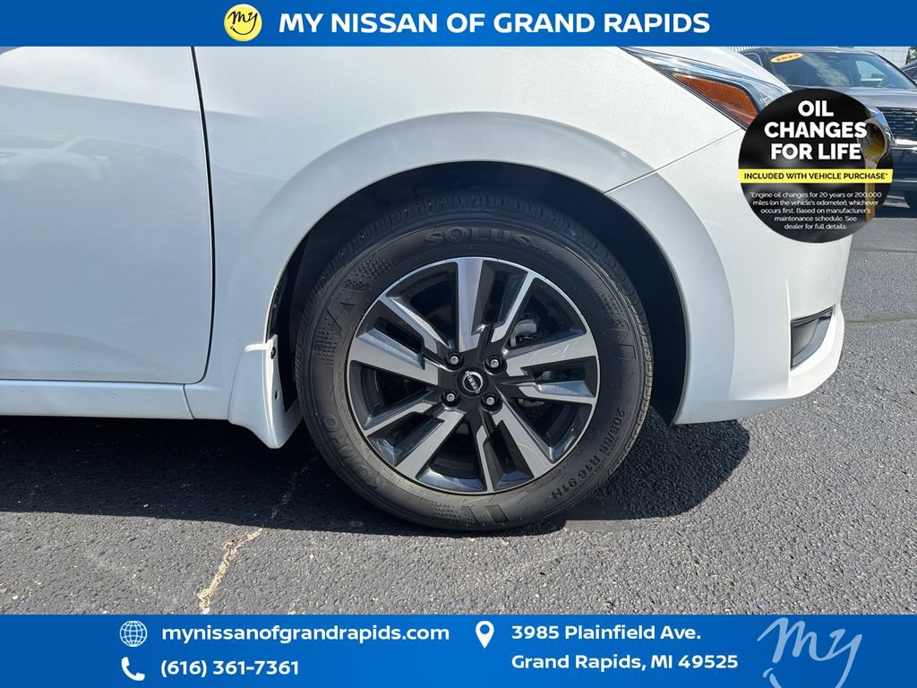 Used 2025 Nissan Versa SV w/ Trunk Package FWD image 33