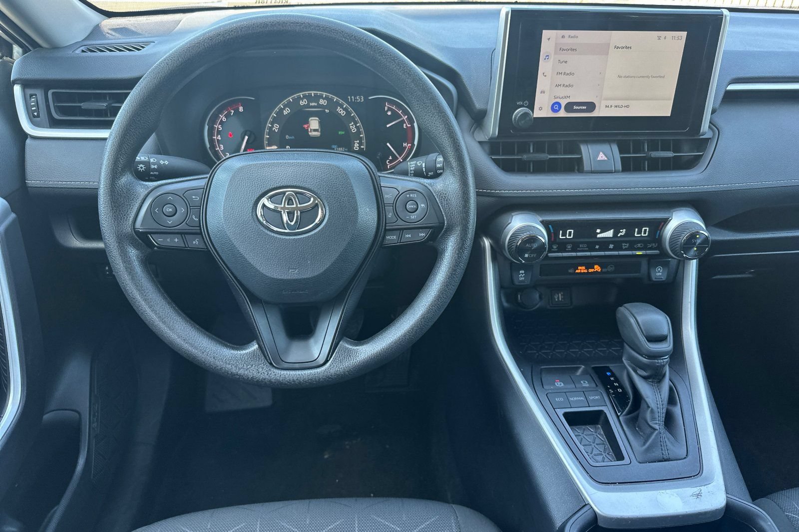 Used 2025 Toyota RAV4 XLE FWD image 16