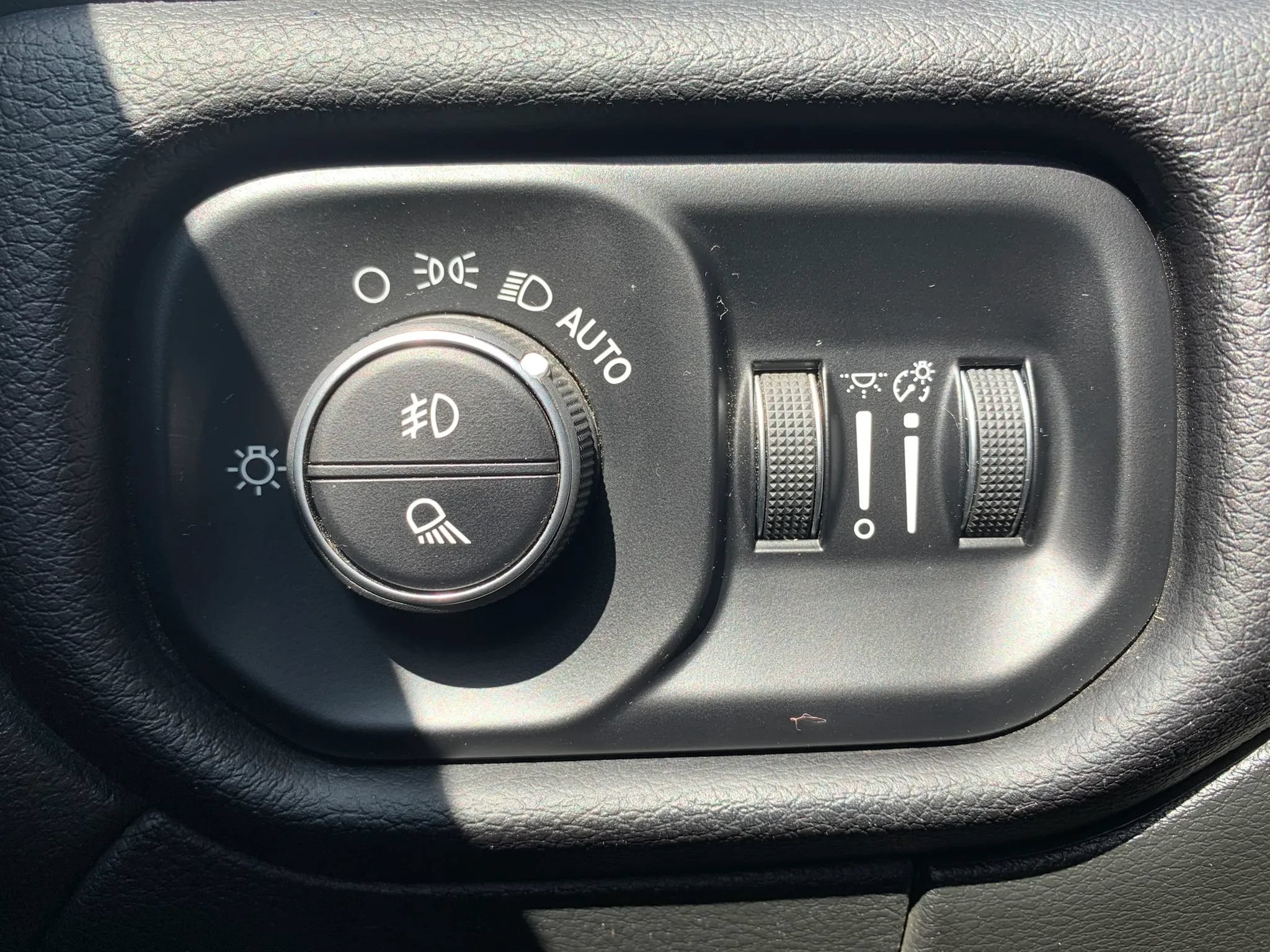 Used 2024 RAM 2500 Laramie AWD/4WD image 20