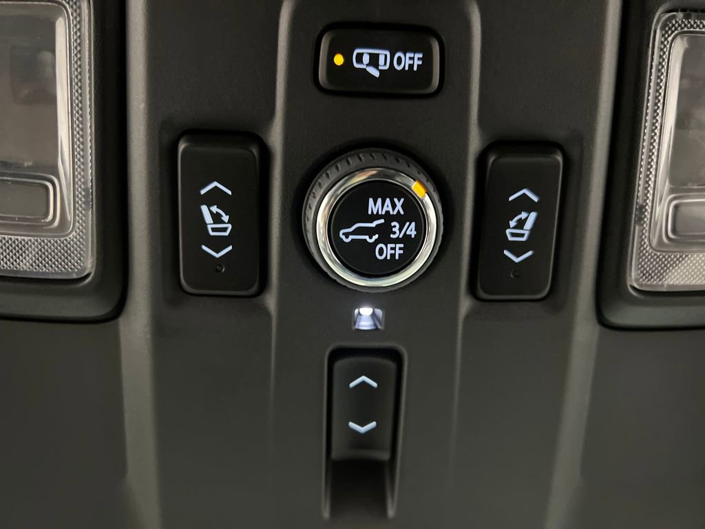 Used 2025 GMC Yukon Denali AWD/4WD image 64