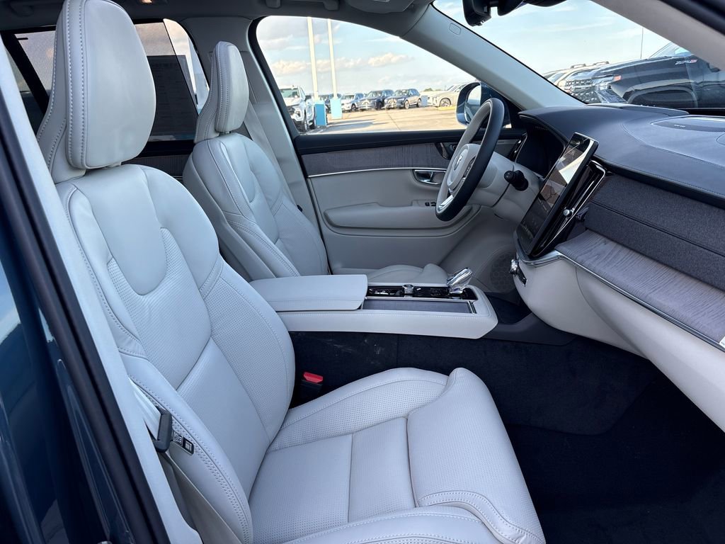 New 2026 Volvo XC90 T8 Ultra w/ Protection Package Premier image 15