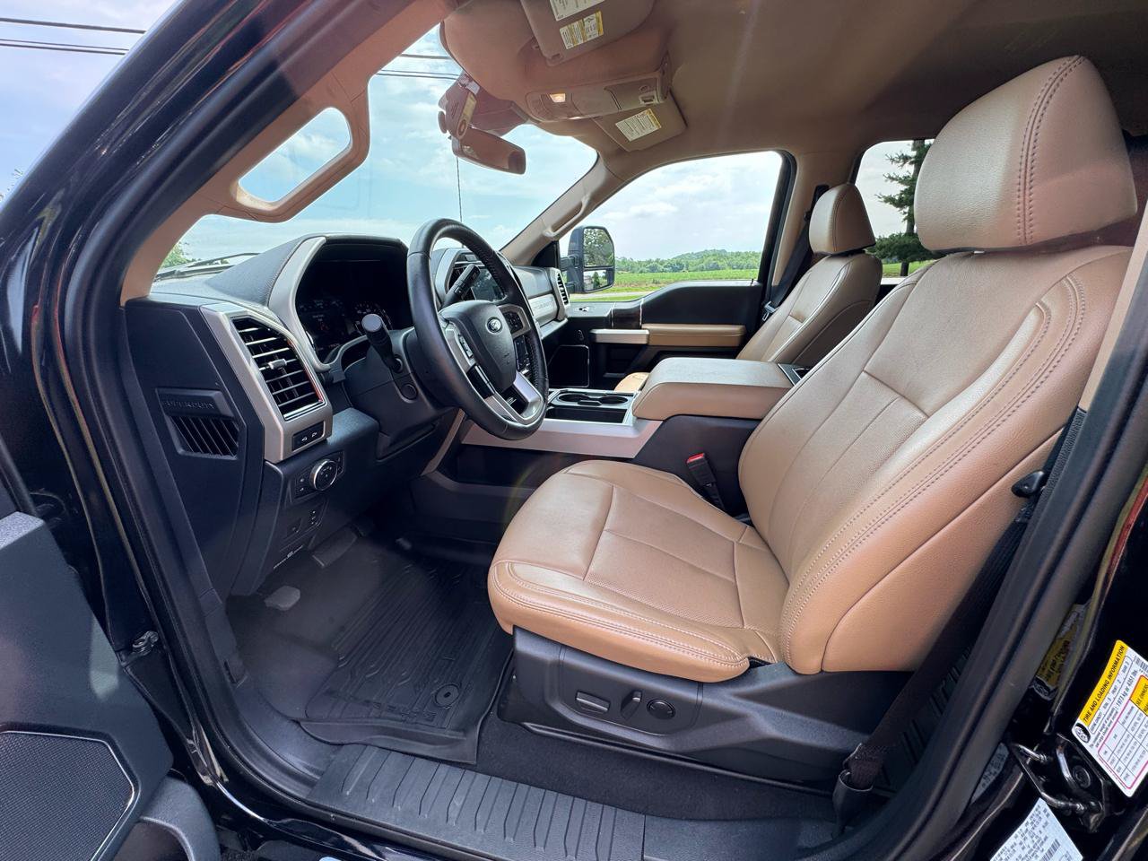 Used 2022 Ford F350 Lariat w/ Lariat Ultimate Package AWD/4WD image 11