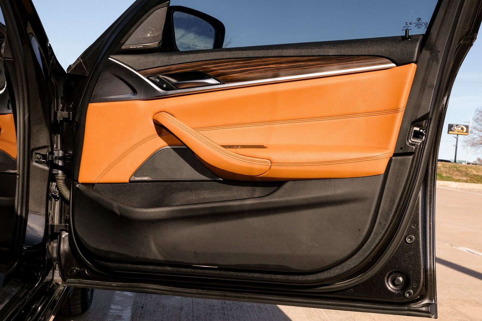 Used 2023 BMW 530i xDrive w/ Executive Package image 57