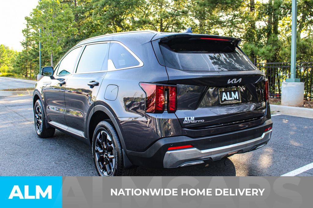 Used 2025 Kia Sorento S AWD/4WD image 4