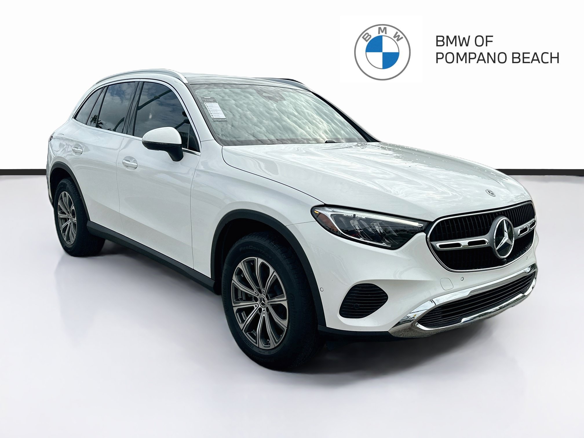 Used 2025 Mercedes-Benz GLC 300 4MATIC image 1