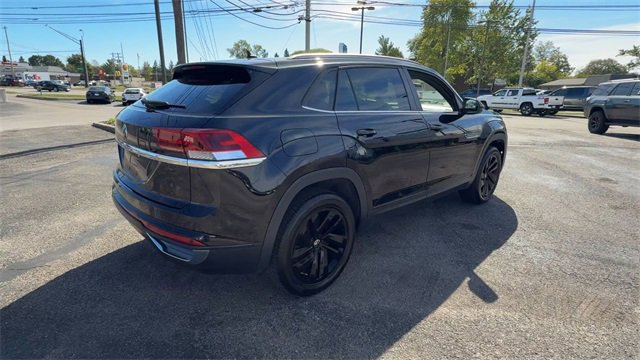 Used 2021 Volkswagen Atlas Cross Sport SE w/ Panoramic Sunroof Package image 8