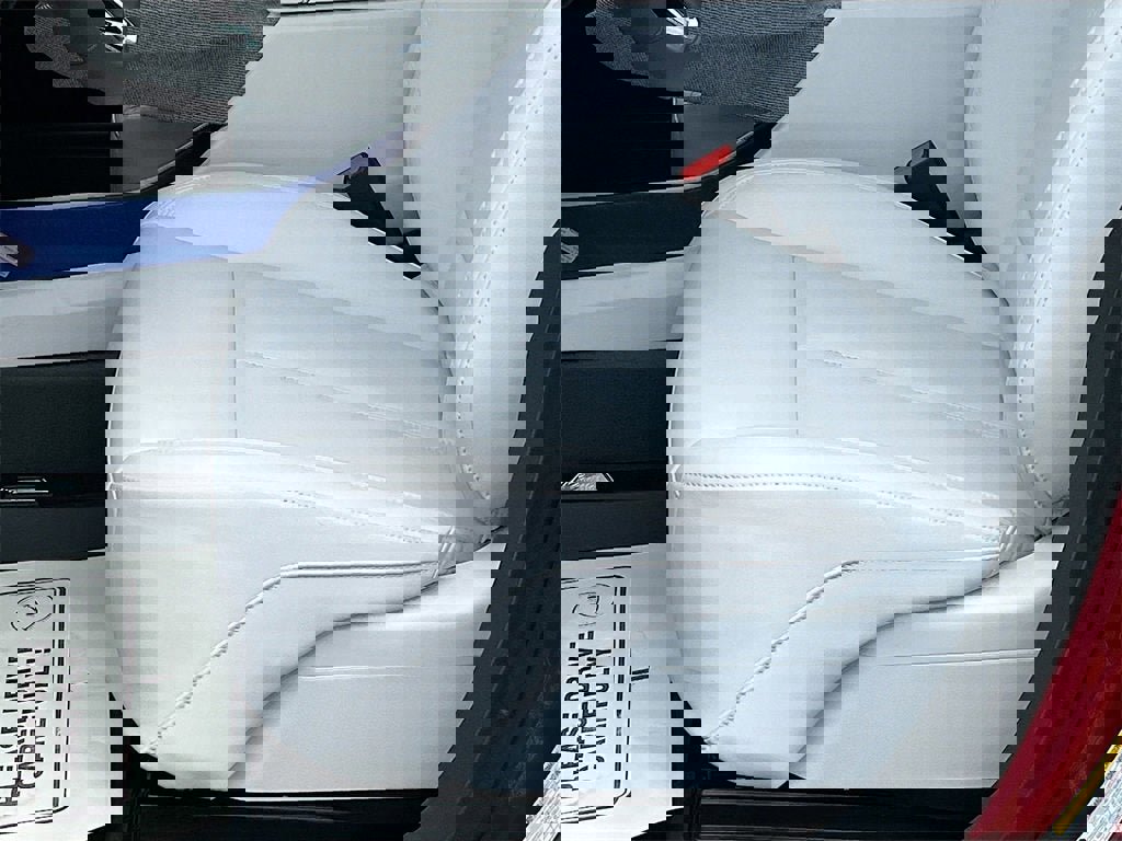 New 2026 Cadillac Optiq Luxury 1 image 18