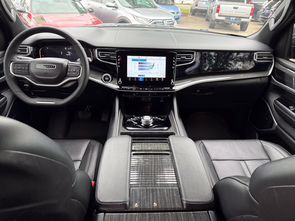Used 2022 Jeep Wagoneer Series II AWD/4WD image 14