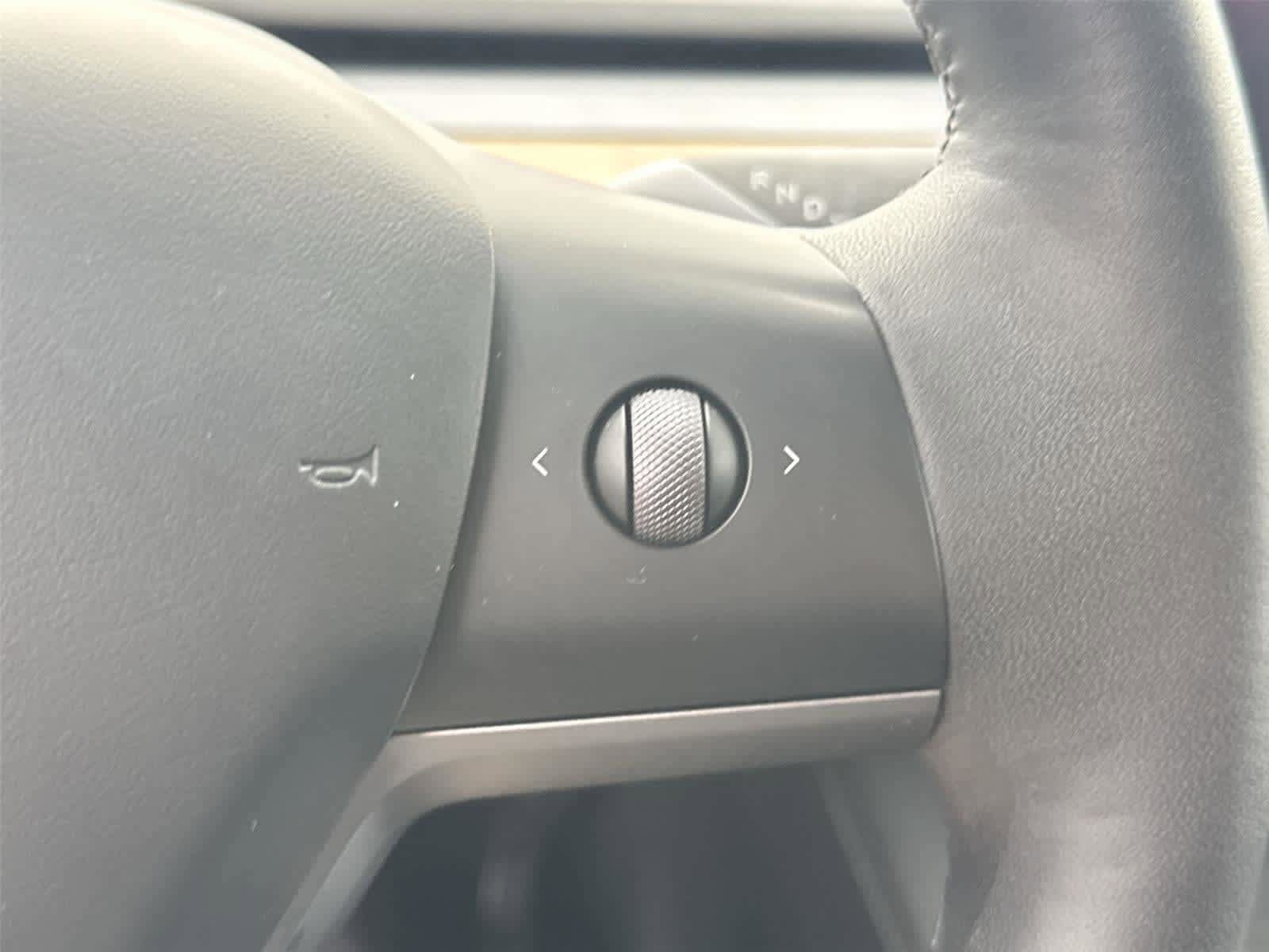Used 2023 Tesla Model Y AWD image 21