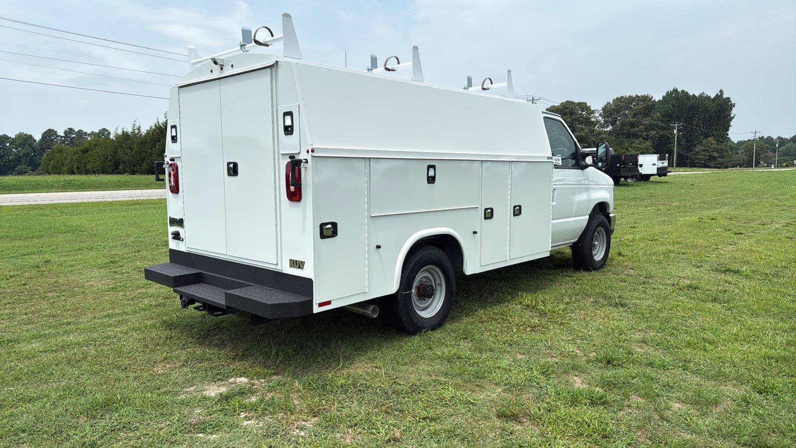 New 2027 Ford E-350 and Econoline 350 Super Duty w/ Power Equipment Group RWD image 5