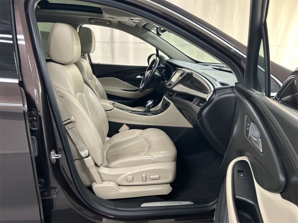 Used 2020 Buick Envision Premium w/ Driver Confidence Package image 26