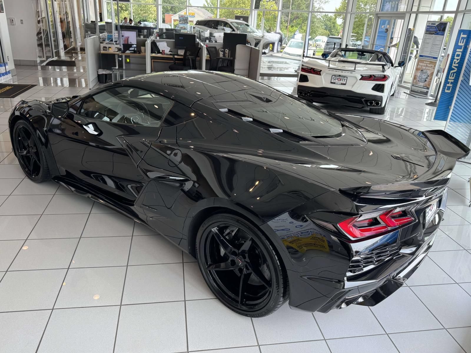 Used 2025 Chevrolet Corvette E-Ray AWD/4WD image 28