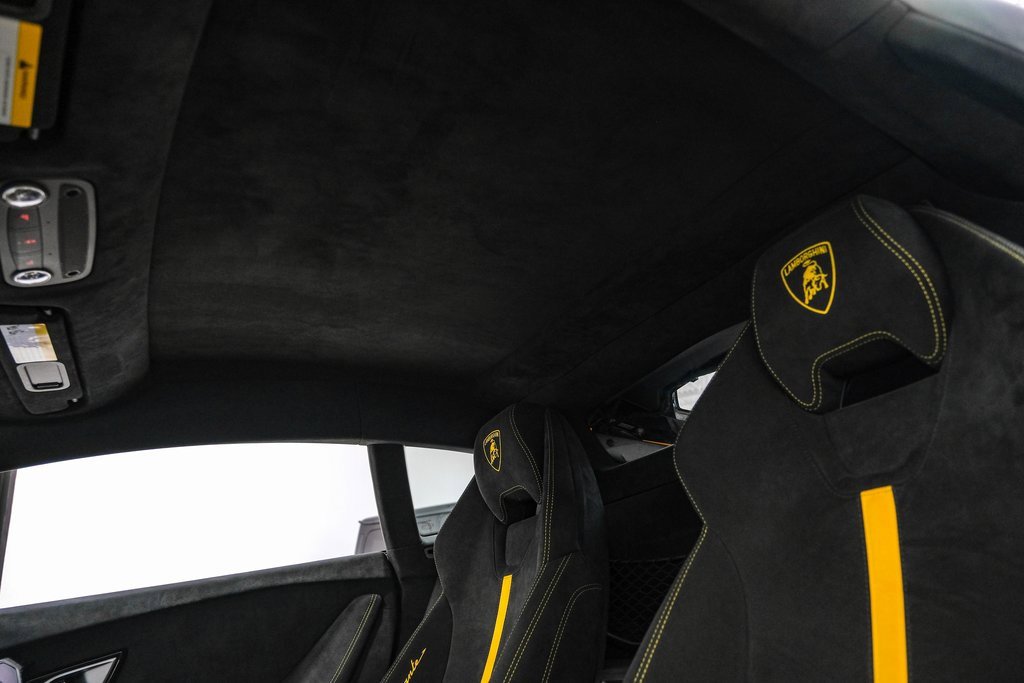 Used 2018 Lamborghini Huracan Performante image 36