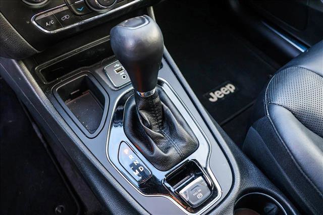 Used 2019 Jeep Cherokee Limited image 21