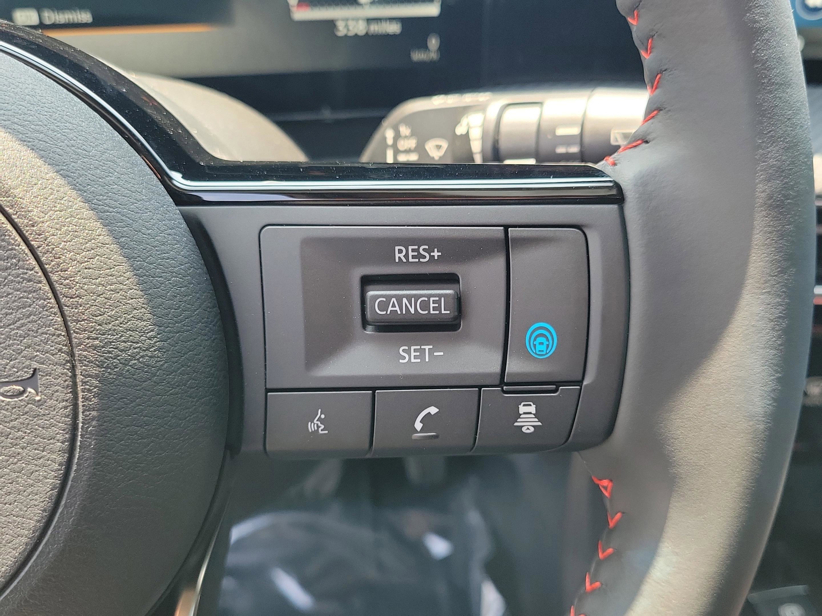 New 2025 Nissan Kicks SR FWD image 26